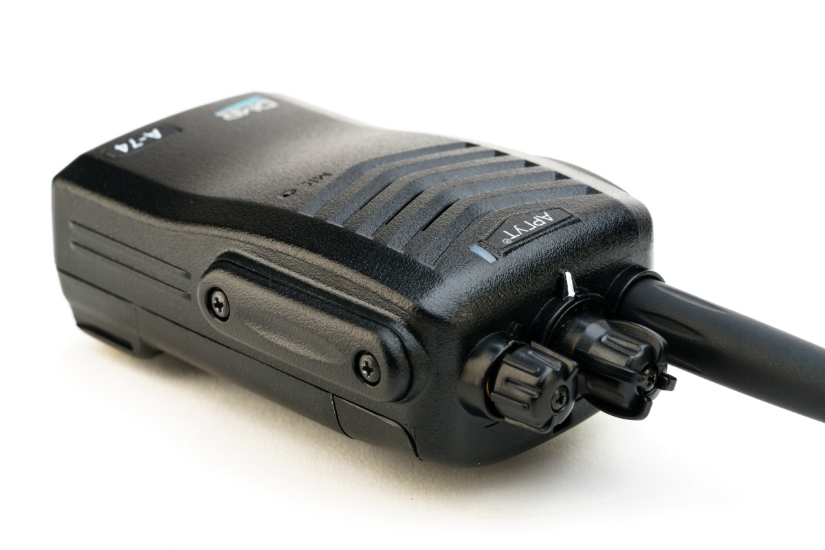 Аргут А-74 DMR UHF портативная радиостанция